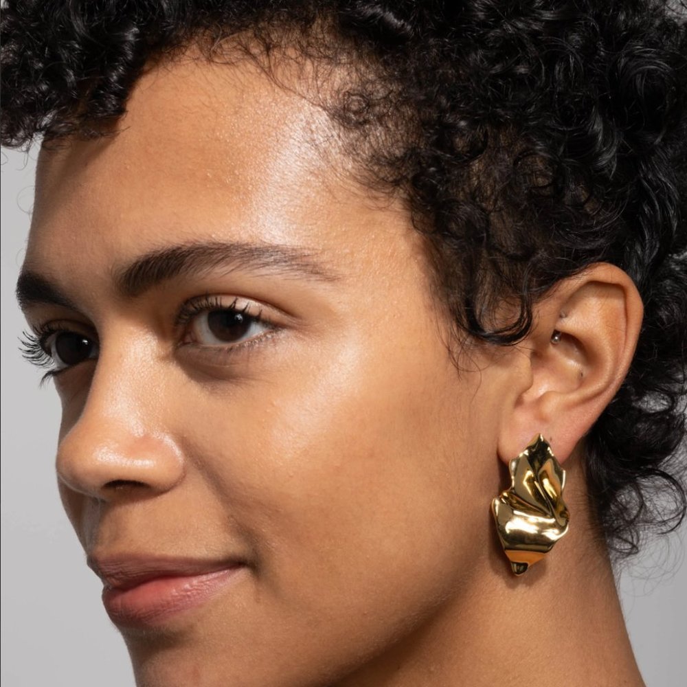 EA9 Organic Form Hammered Gold Statement Earrings FINAL PRICE - Picture 12 of 12